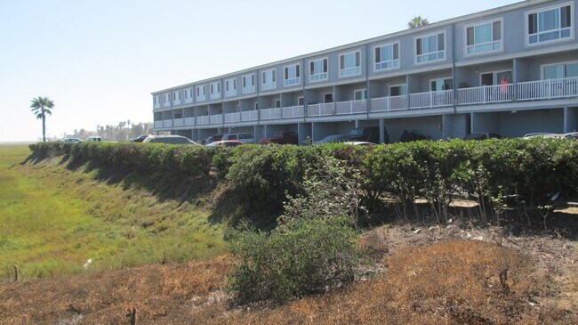 Foto del edificio - 1111 Seacoast Dr