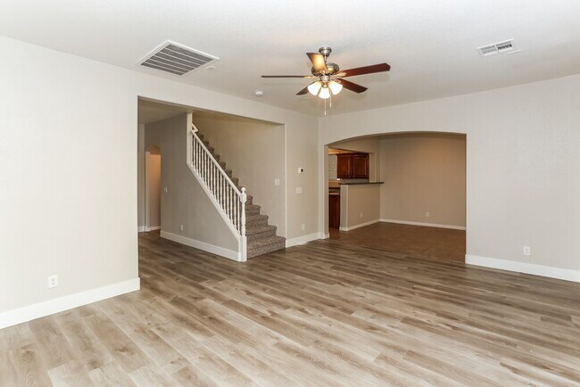 Building Photo - 8320 Jo Marcy Dr