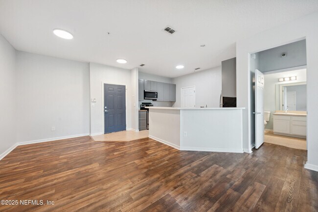 Foto del edificio - 13364 Beach Blvd