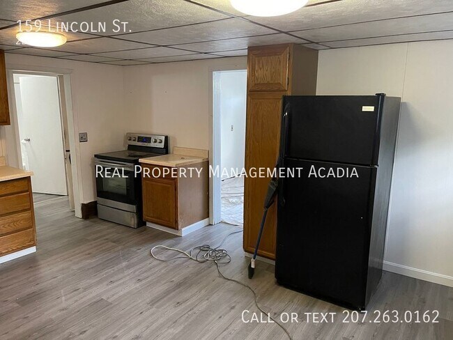 Building Photo - Cozy 2 Bedroom Cape in Old Town