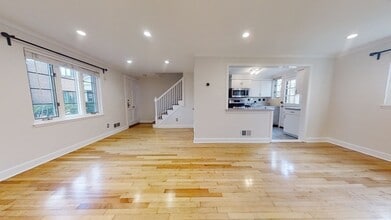 Building Photo - 114 Duff St