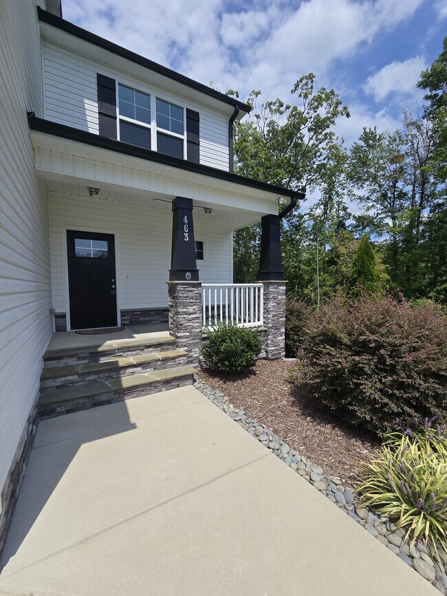 Foto del edificio - 463 Jackson Pond Dr