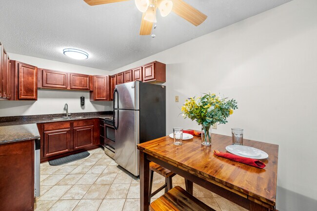 Foto del edificio - Seven Pines Apartments