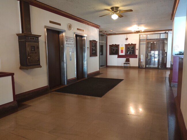 Building Photo - 1314 N 13th St