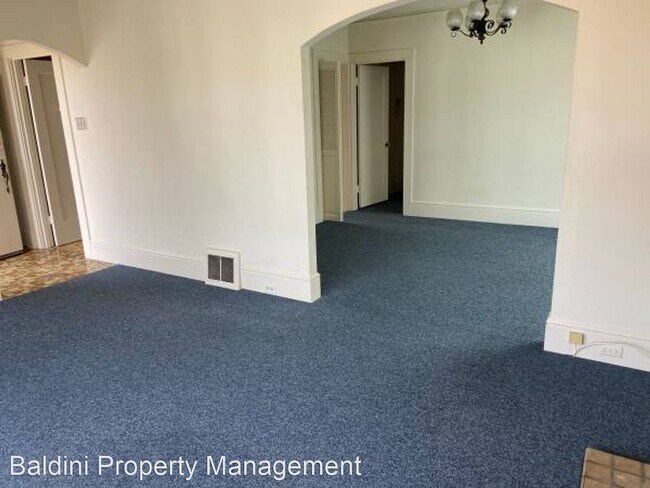 Building Photo - 4 br, 2 bath House - 454 Goettingen Street