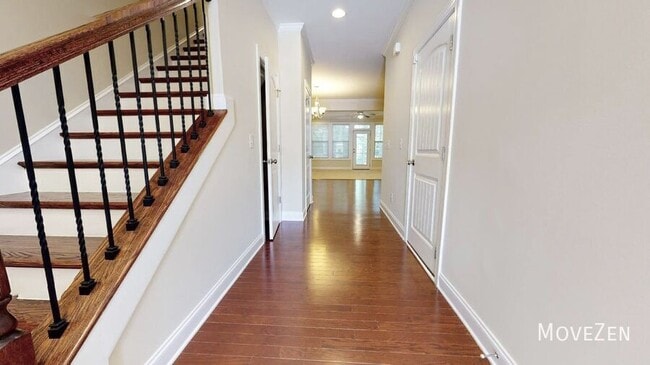 Foto del edificio - 371 Roberts Ridge Dr