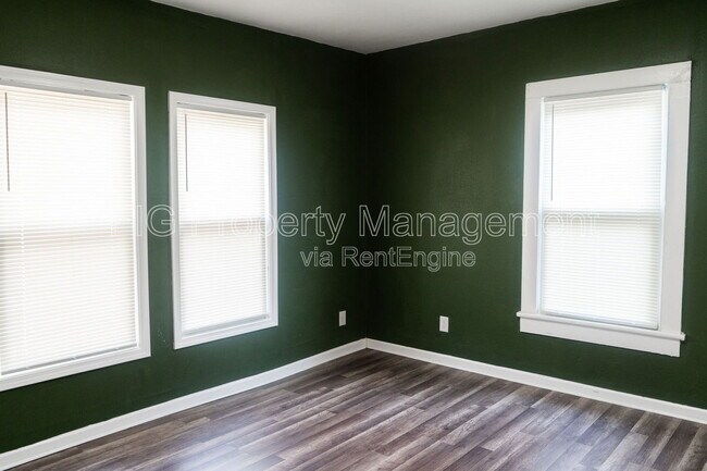 Foto del edificio - 614 W 2nd Ave