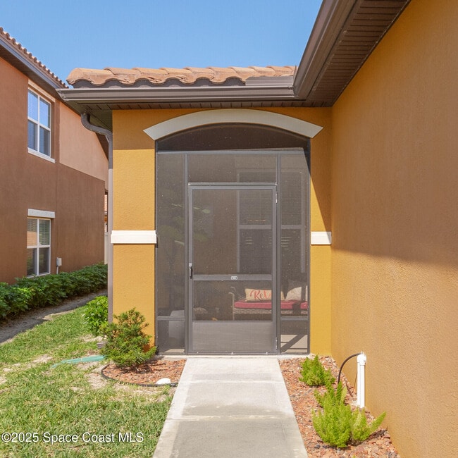 Building Photo - 724 Carlsbad Dr