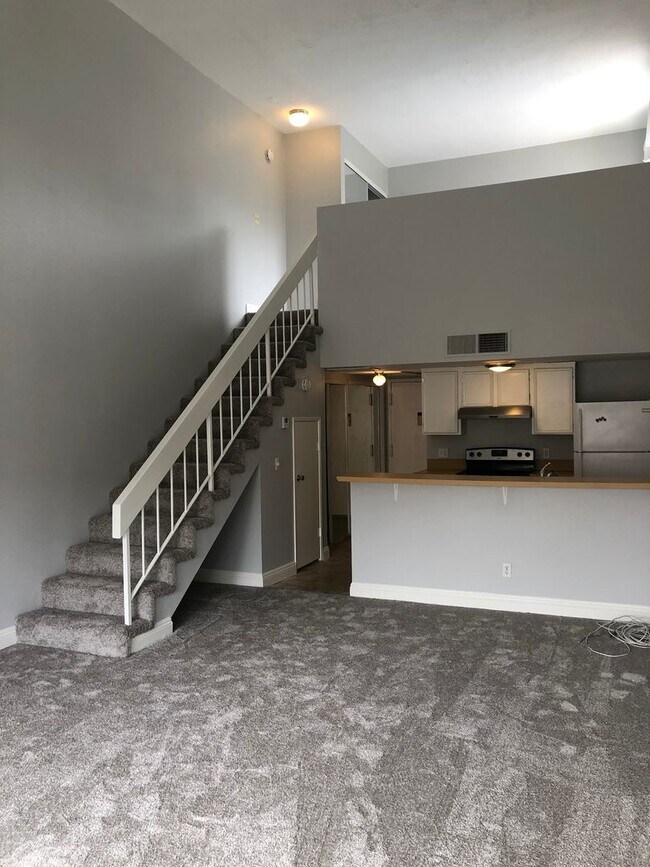 Building Photo - Mission Verde Top Floor-End Unit Loft Bedroom Condo in the Heart of Mission Valley near SnapDrago...