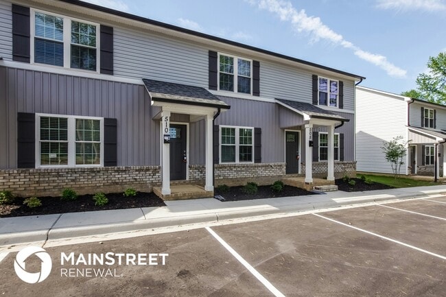 Foto del edificio - 510 Rogers Lake Rd E