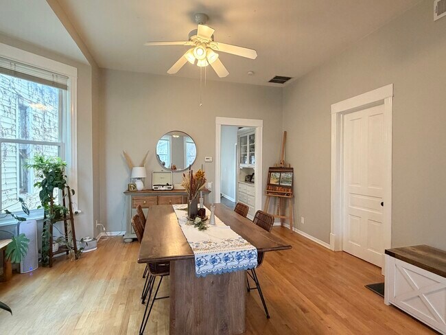 Foto del edificio - 3016 N Clifton Ave