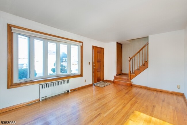 Building Photo - 11 Jaskot Ln
