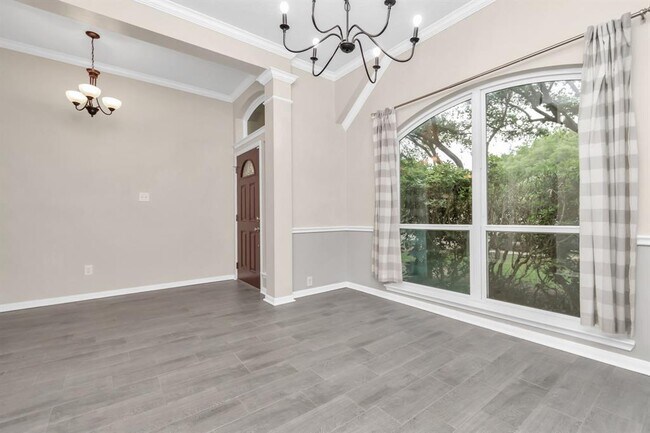 Foto del edificio - 1715 Parkview Ln