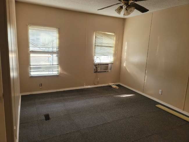 Building Photo - 3983 Roosevelt Hwy