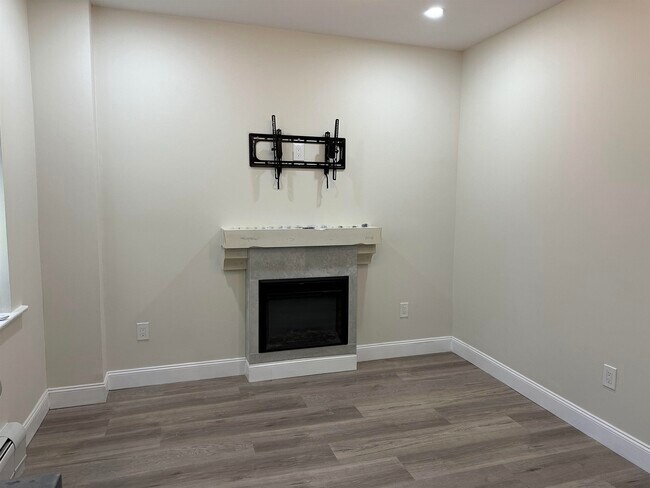 Building Photo - 6109 Monroe Pl