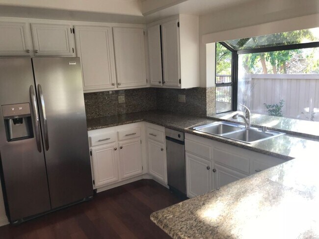 Building Photo - 637 Arroyo Oaks Dr