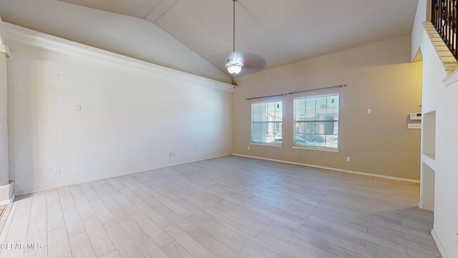 Foto del edificio - 7716 Maple Landing Court
