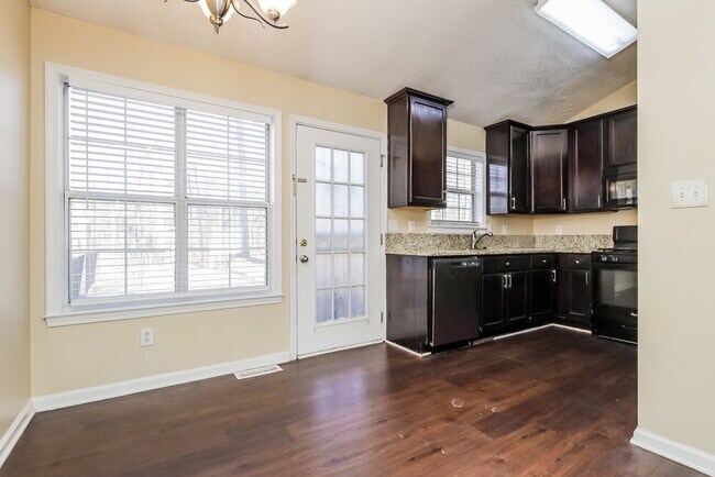 Foto del edificio - 153 Country Mill Ln