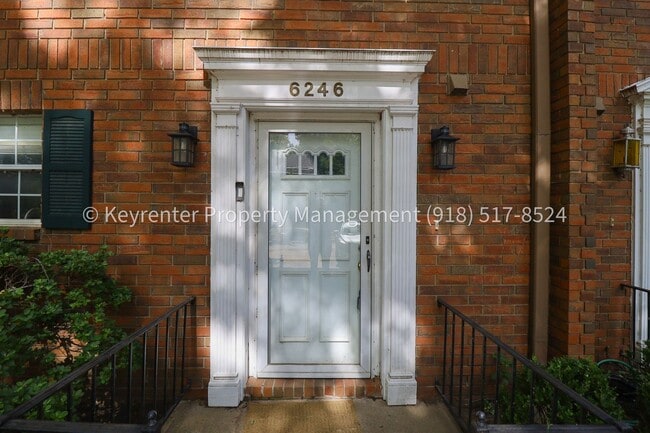 Building Photo - 6246 S Yorktown Pl