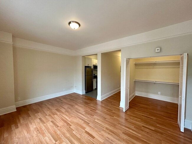 Photo - 1115 Polk St Apartment