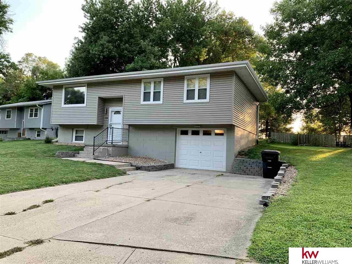 Primary Photo - 1508 James St