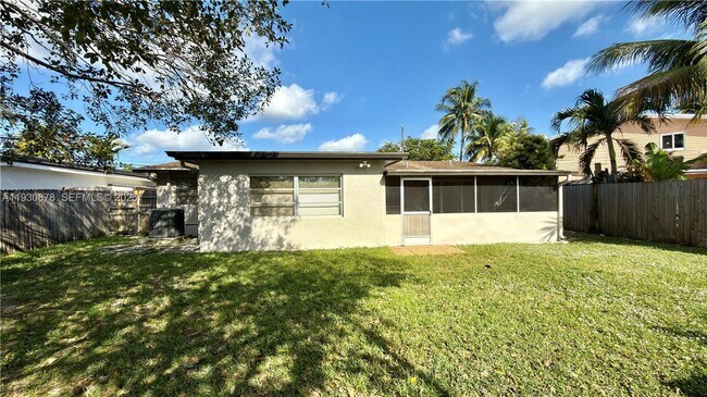 Foto del edificio - 6504 Arbor Dr