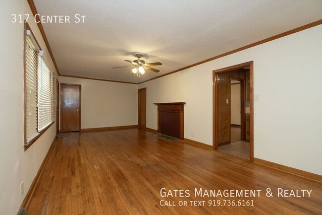 Building Photo - 317 Center St