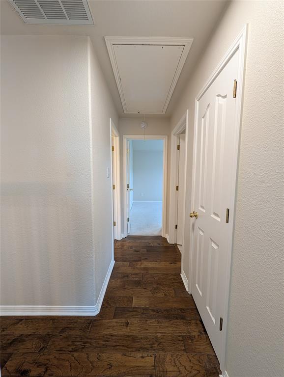 Foto del edificio - 2901 Cashell Wood Dr