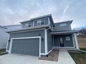 Building Photo - 1531 S King's Grv Ave