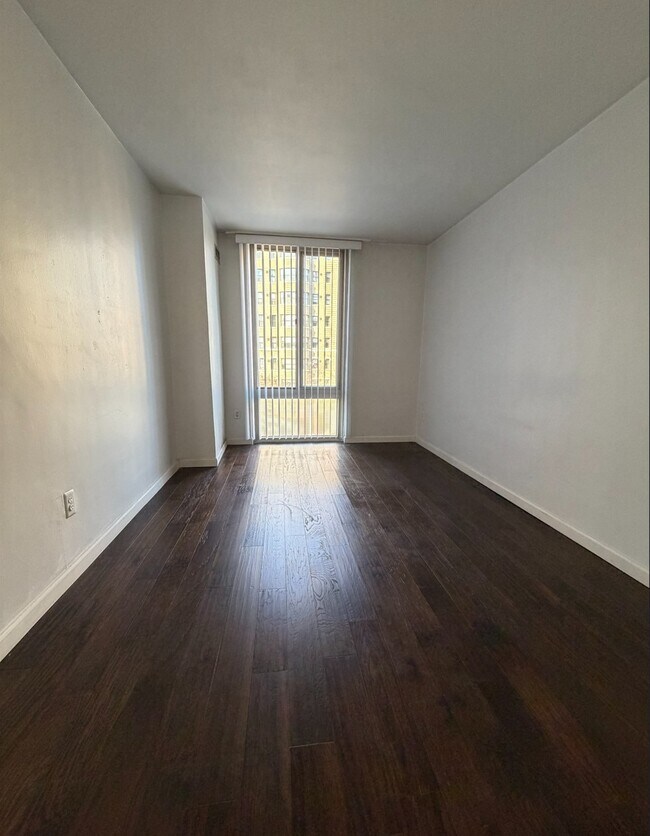 201agua-69 - 950 25th St NW