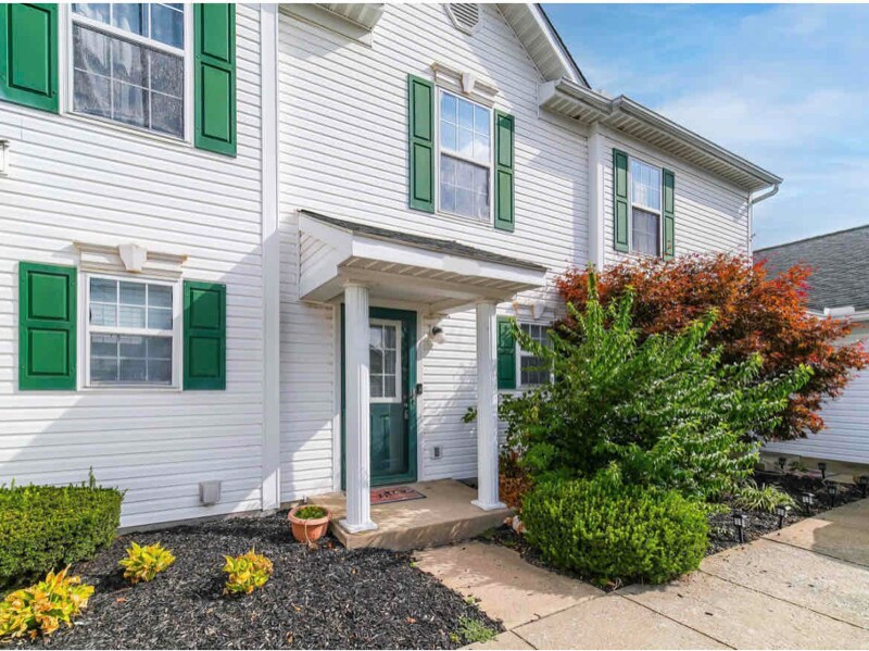 Primary Photo - 4655 Athalia Dr
