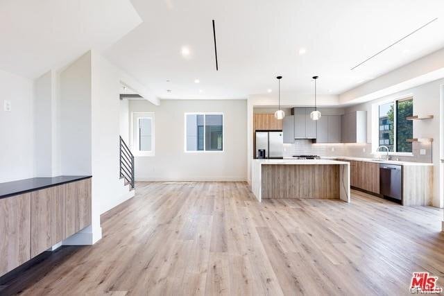 Foto del edificio - 11549 Lemp Ave