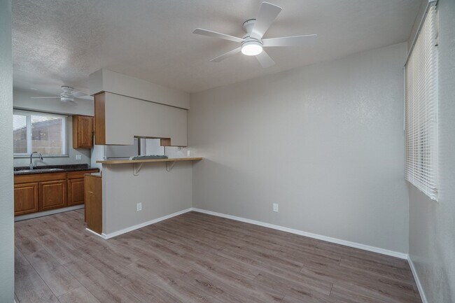 Building Photo - CHARMING 3 BED/2 BATH HOME IN TOLLESON!