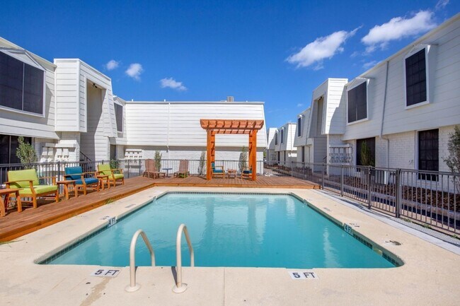 Ascent At Northgate Apartments