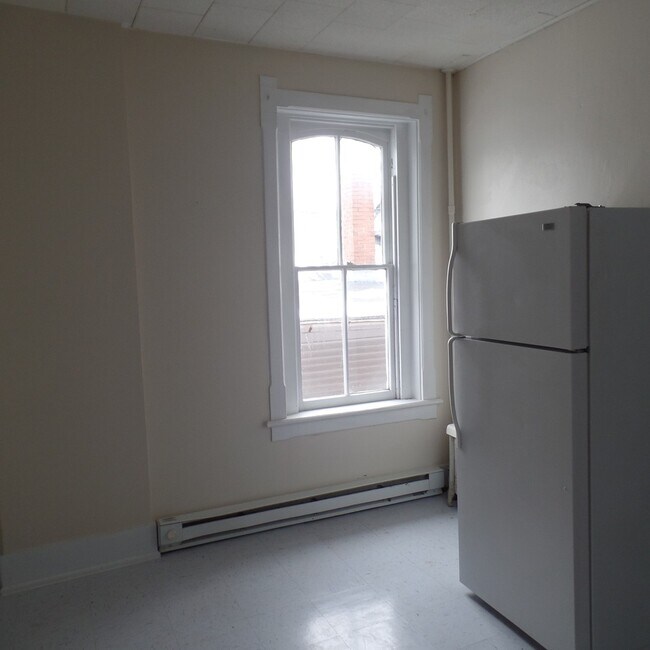 Foto del edificio - 321-323 Bishop Street (E)