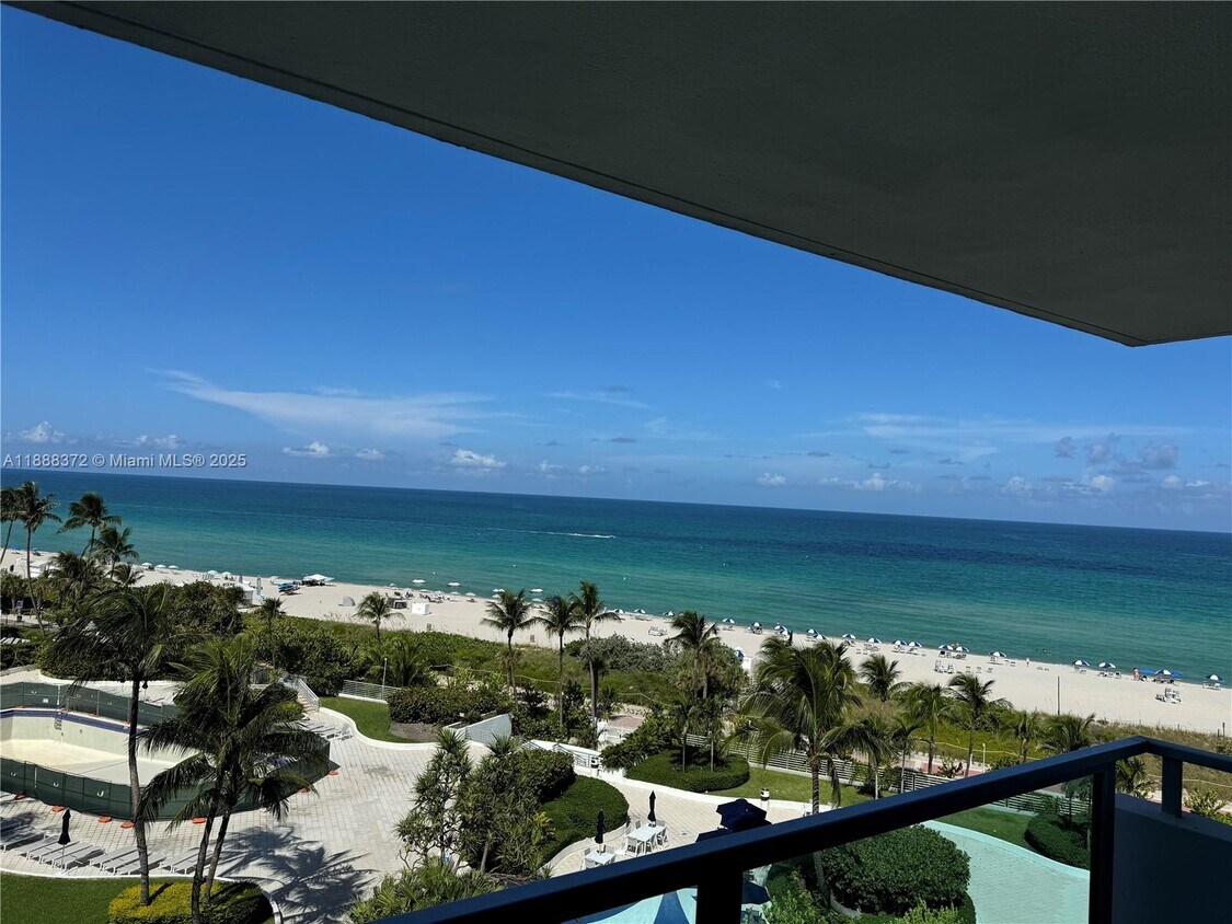 Primary Photo - 5151 Collins Ave