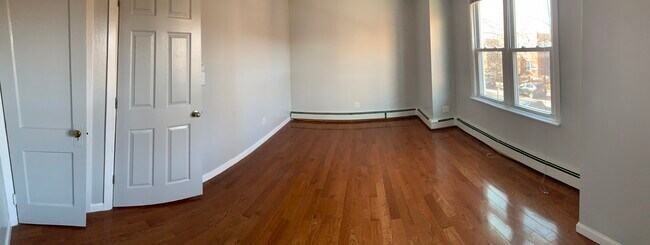 Bedroom - 87-37 129th St