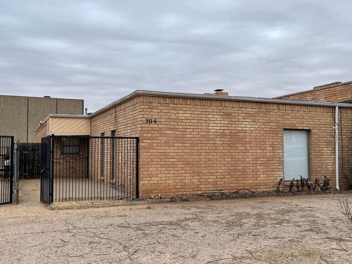 Primary Photo - Low Maintenance Townhome