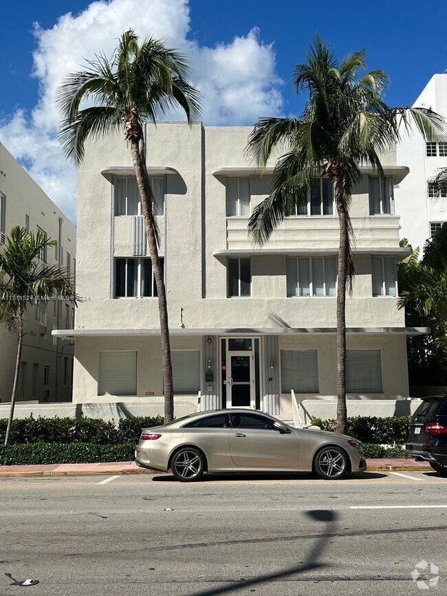 Building Photo - 3710 Collins Ave