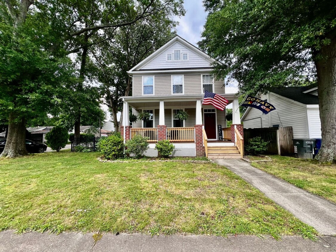 Primary Photo - Gorgeous Home in the heart of Bayview Beach