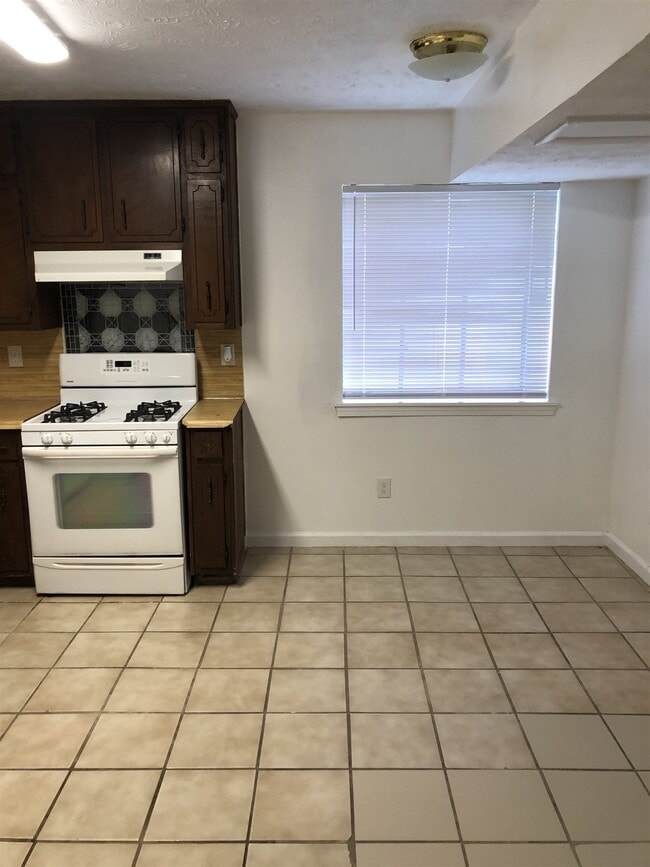 Building Photo - 1164 Oak Villas Ct NW