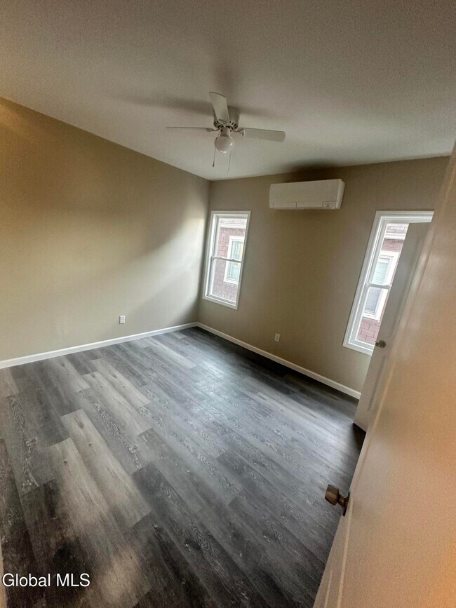 Foto del edificio - 22 Wilson Ave