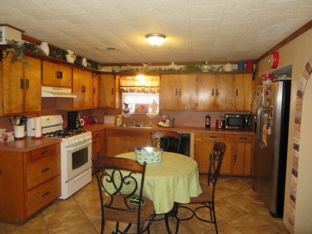 Foto del edificio - 6108 Diamond Ave