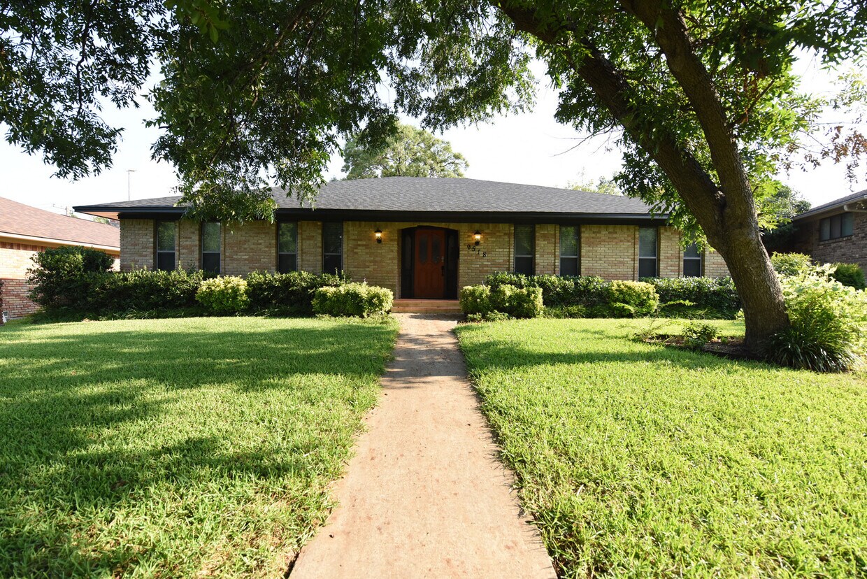 Primary Photo - Remodeled Unit ready for rent!