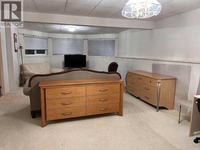 Photo du bâtiment - 6258 Brantford Ave