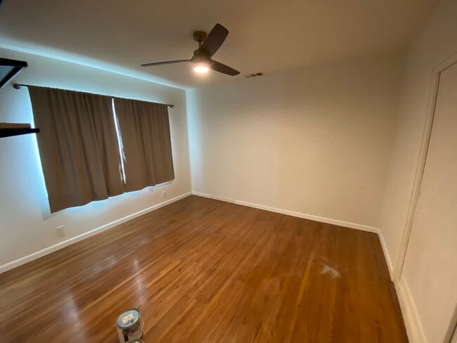 Building Photo - 3711 Grayburn Ave