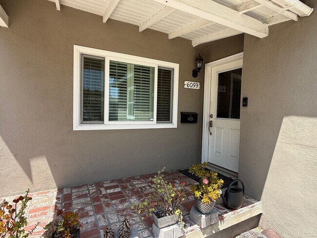 Foto del edificio - Lovely 3 Bedroom House w/ Finished Garage