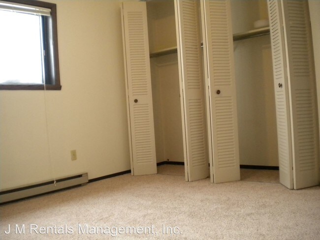 Interior Photo - Cambridge Square I