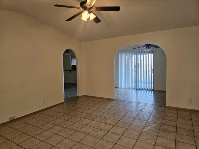 Building Photo - Unfurnished Long Term