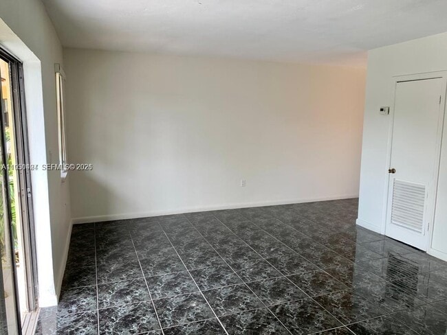 Building Photo - 3522 NE 166th St